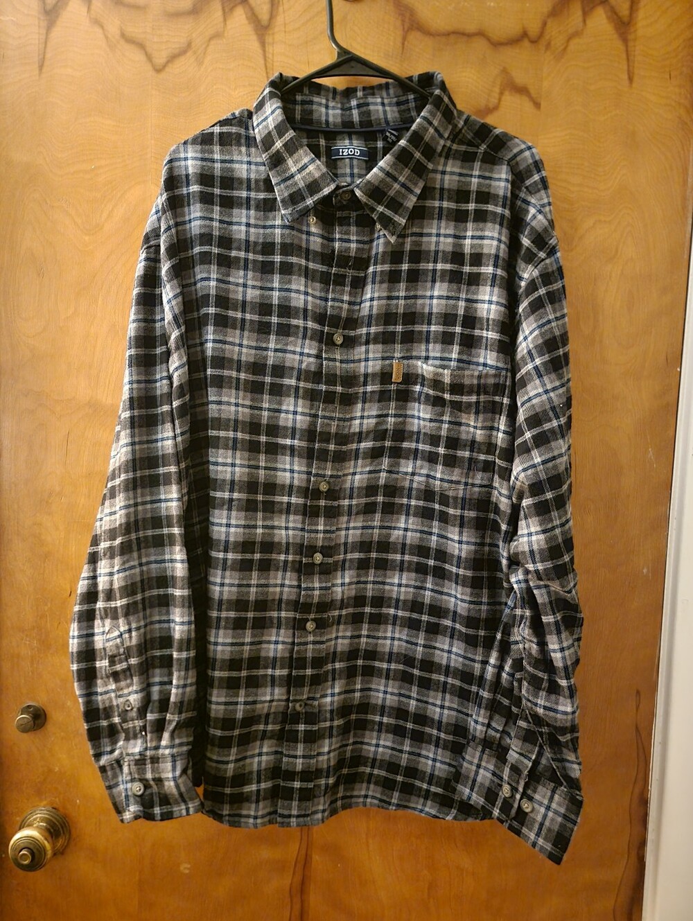 Izod Black and Gray Plaid Long-Sleeve Button-Down Flannel Shirt